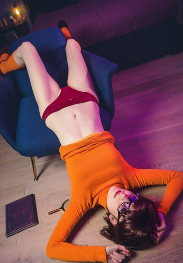 Velma_Dinklage_Cosplay_ (7)